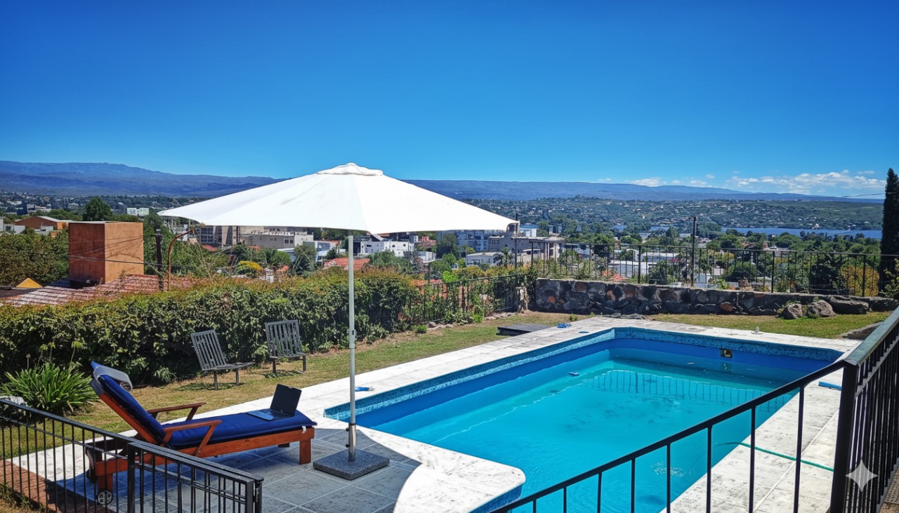 Casa para 8 personas con parque, pileta, parrilla